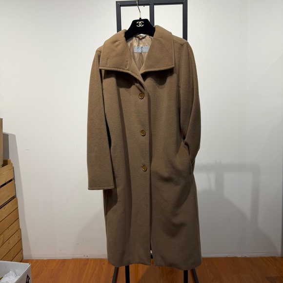 MaxMara Jackets & Blazers - Max Mara Wool Coat — Authentic